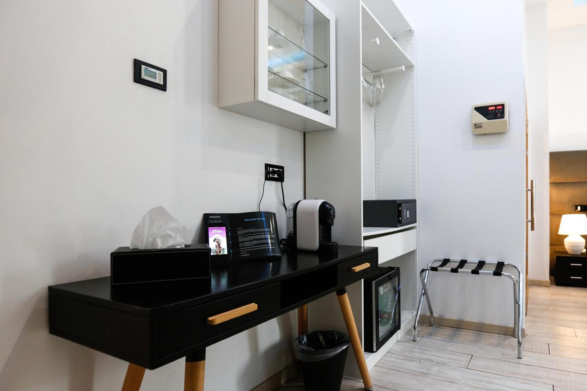 Escape - Ca Domus Collection * Rom